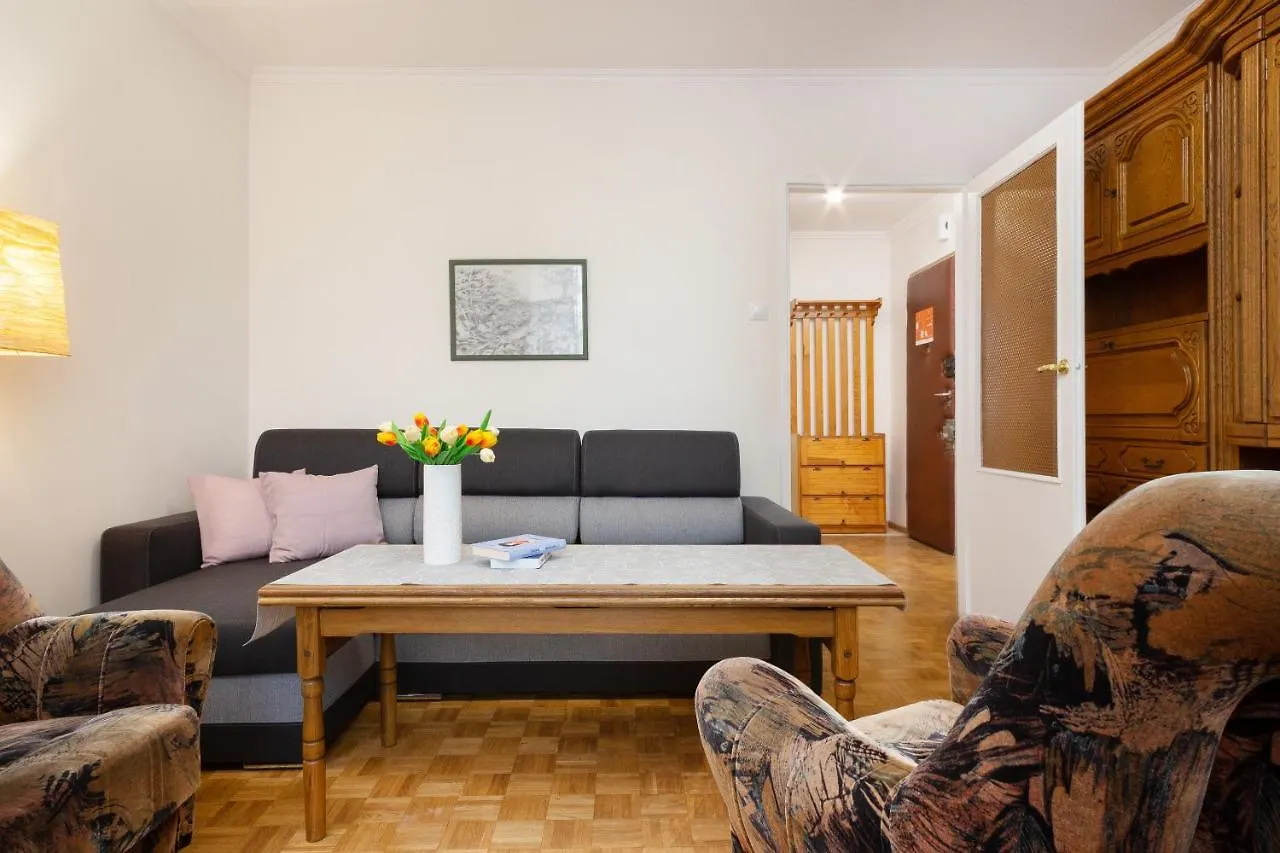 Comfy & Spacious Apartment Warsaw By Noclegi Renters